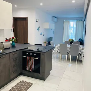  Appartamento Central, Bright & Modern